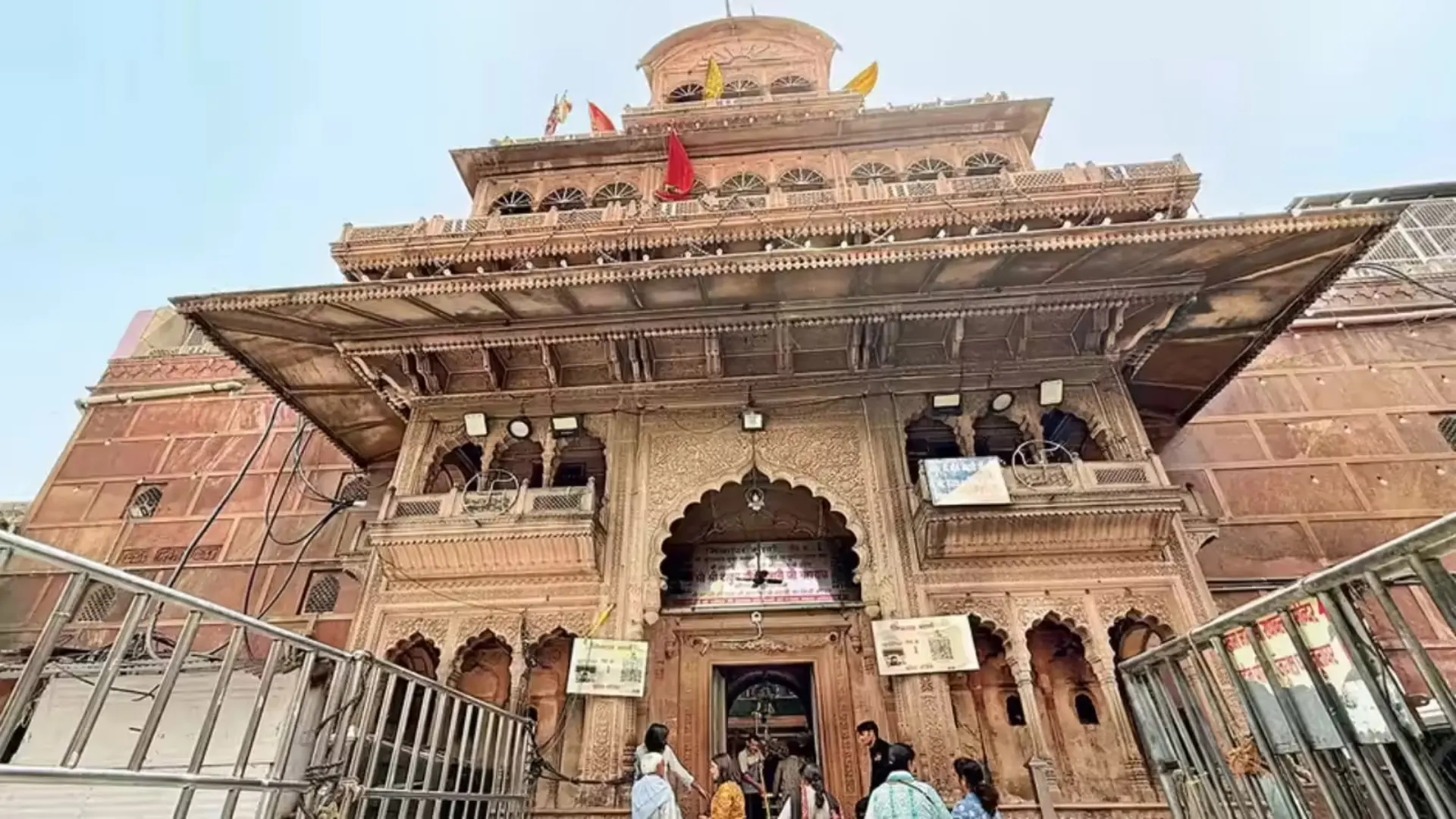 places to visit in mathura vrindavan - बांके बिहारी मंदिर