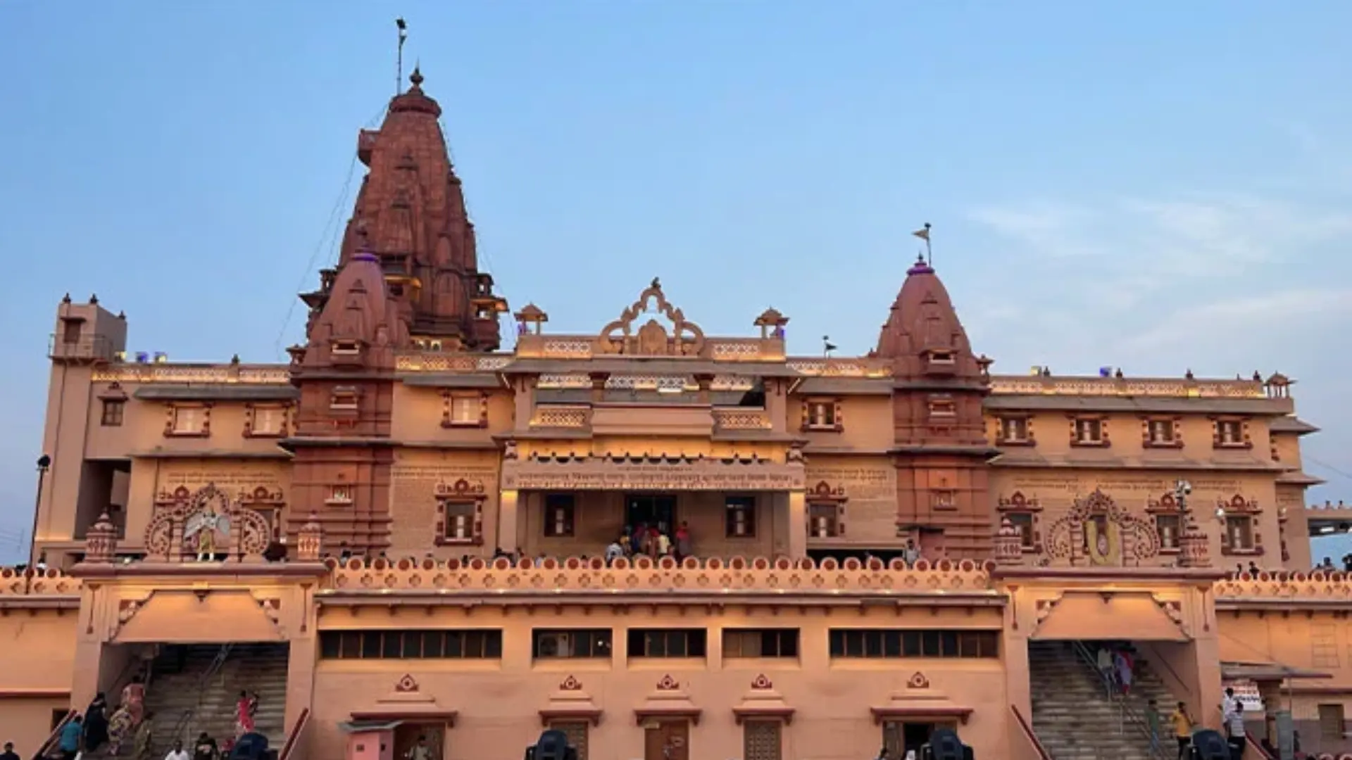 places to visit in mathura vrindavan - श्री कृष्ण जन्मभूमि मंदिर